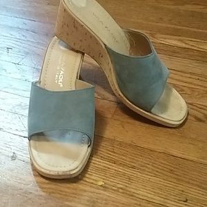 Mila Paoli blue suede wedge